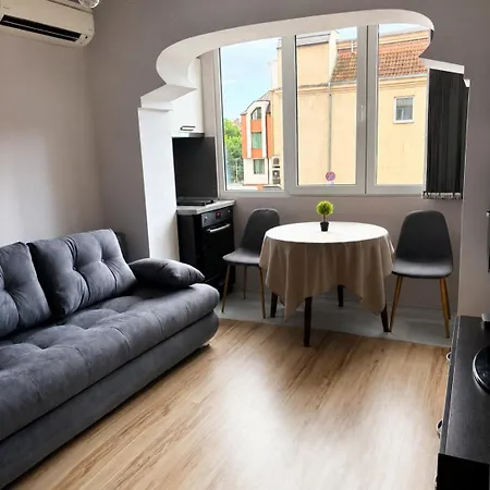 Center Apartment *